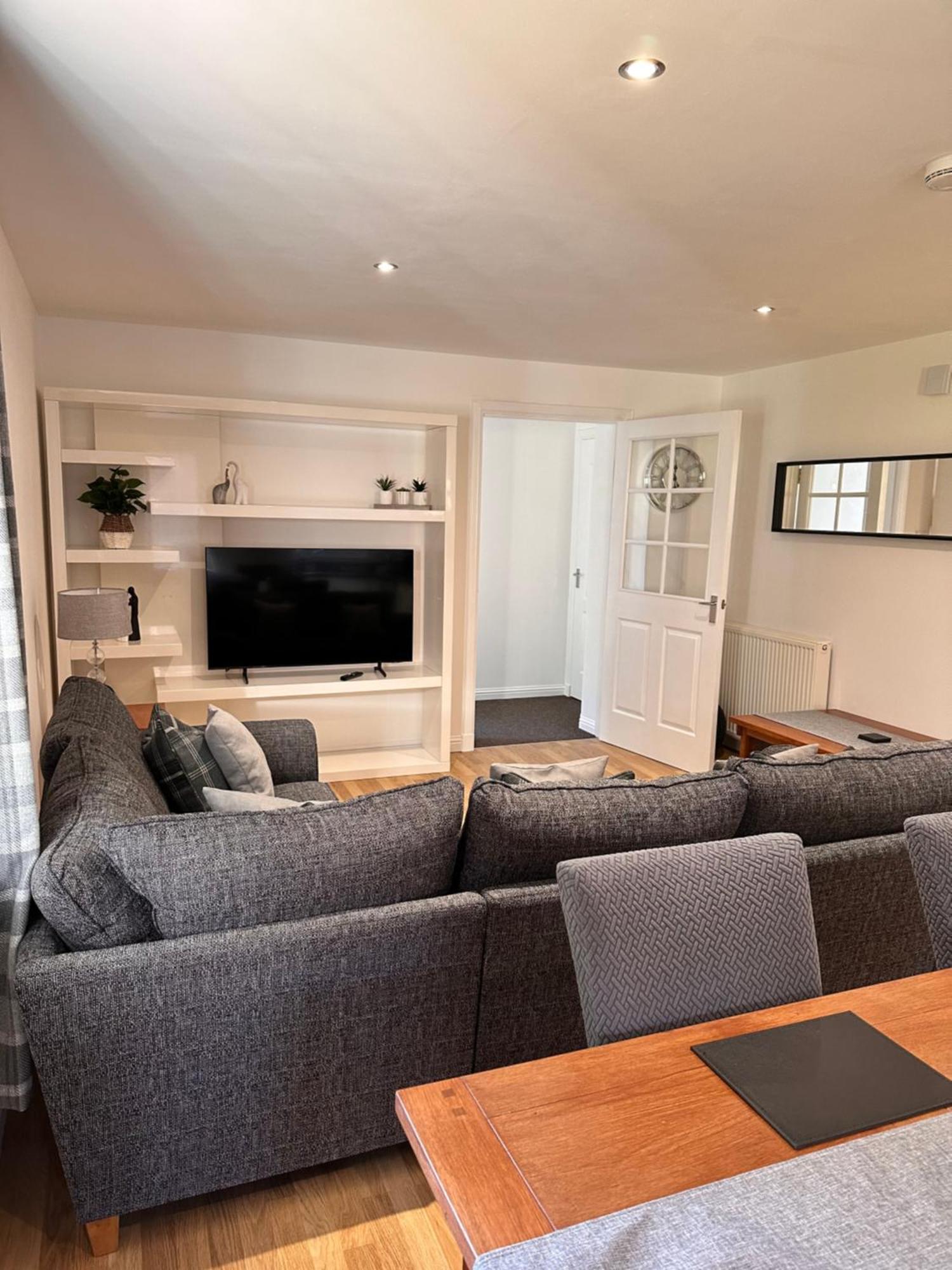 Apartment In Queens Court, Banchory Inchmarlo Eksteriør billede