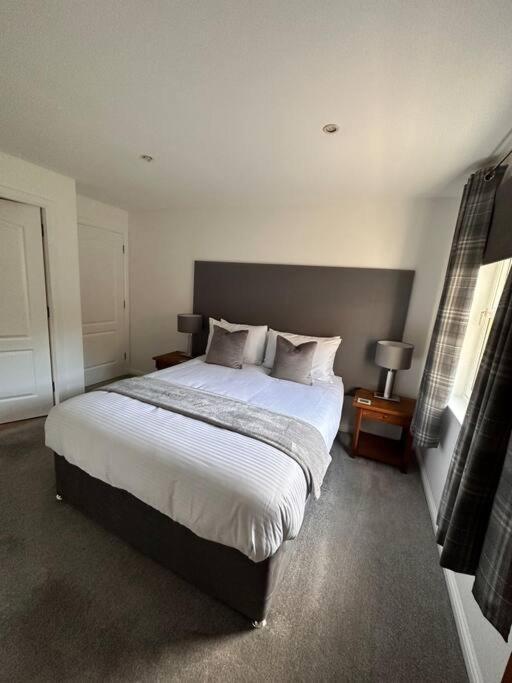Apartment In Queens Court, Banchory Inchmarlo Eksteriør billede
