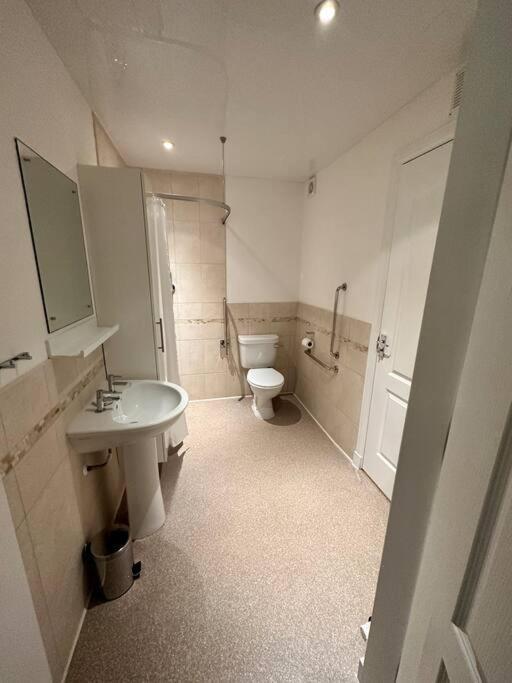 Apartment In Queens Court, Banchory Inchmarlo Eksteriør billede