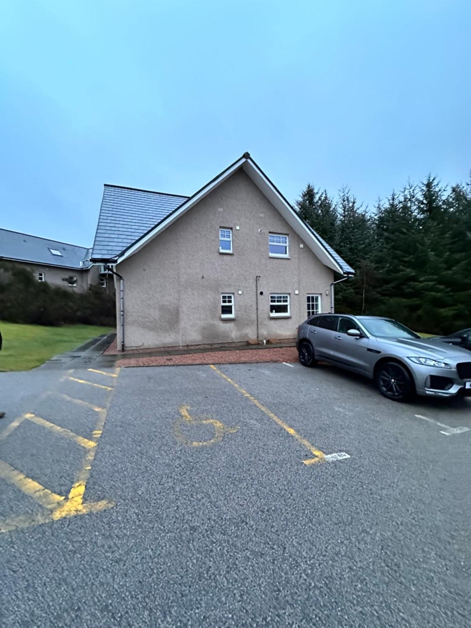 Apartment In Queens Court, Banchory Inchmarlo Eksteriør billede
